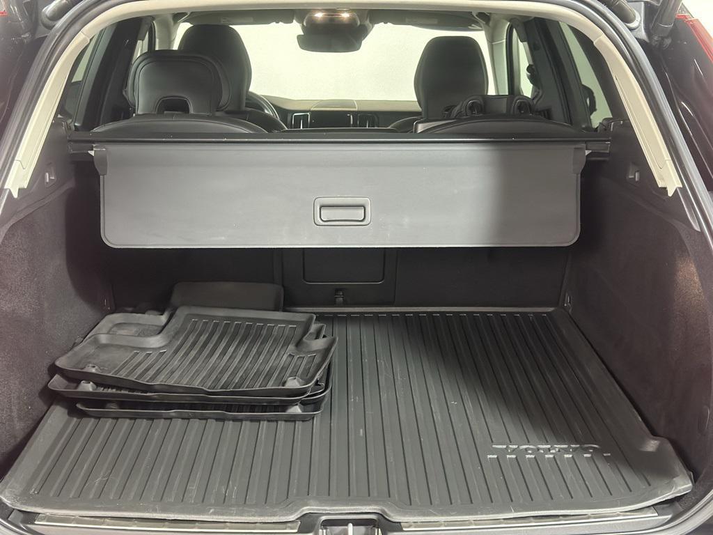 used 2021 Volvo XC60 car, priced at $27,475