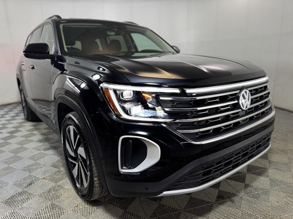 used 2024 Volkswagen Atlas car, priced at $35,494