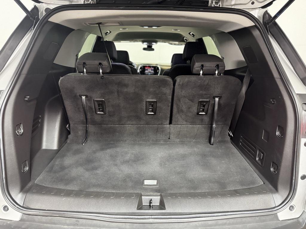 used 2021 Chevrolet Traverse car, priced at $25,240