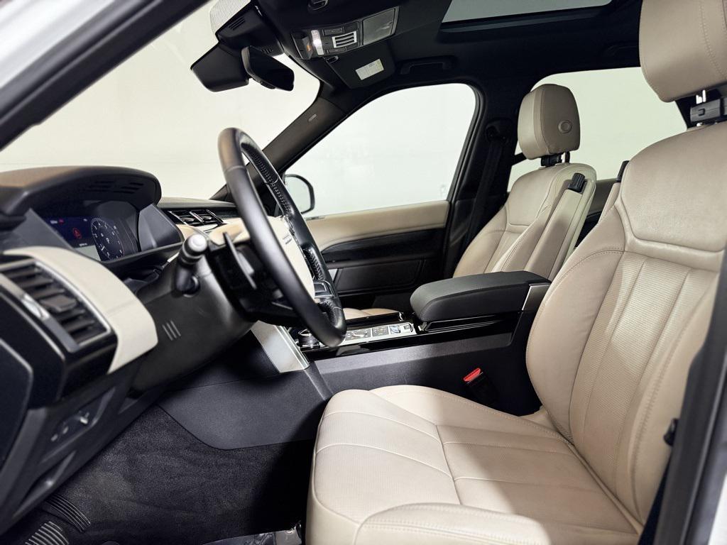 used 2018 Land Rover Discovery car, priced at $19,350