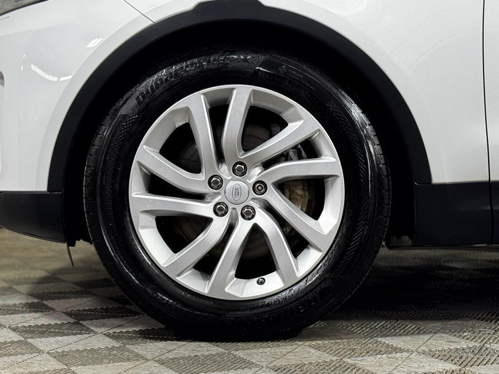 used 2018 Land Rover Discovery car, priced at $19,350