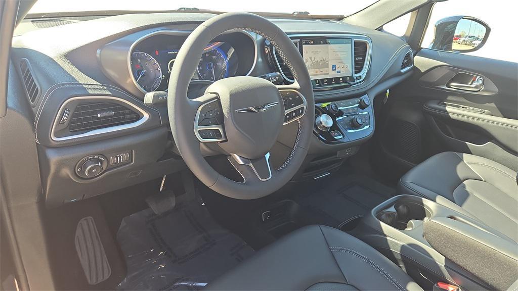 used 2026 Chrysler Pacifica car, priced at $38,420