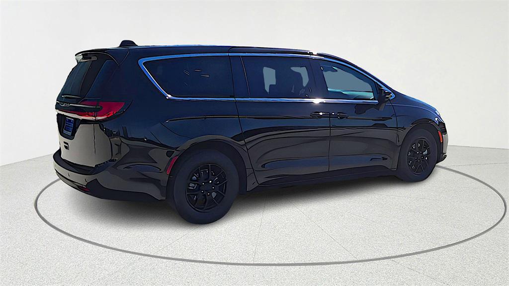 used 2026 Chrysler Pacifica car, priced at $38,420