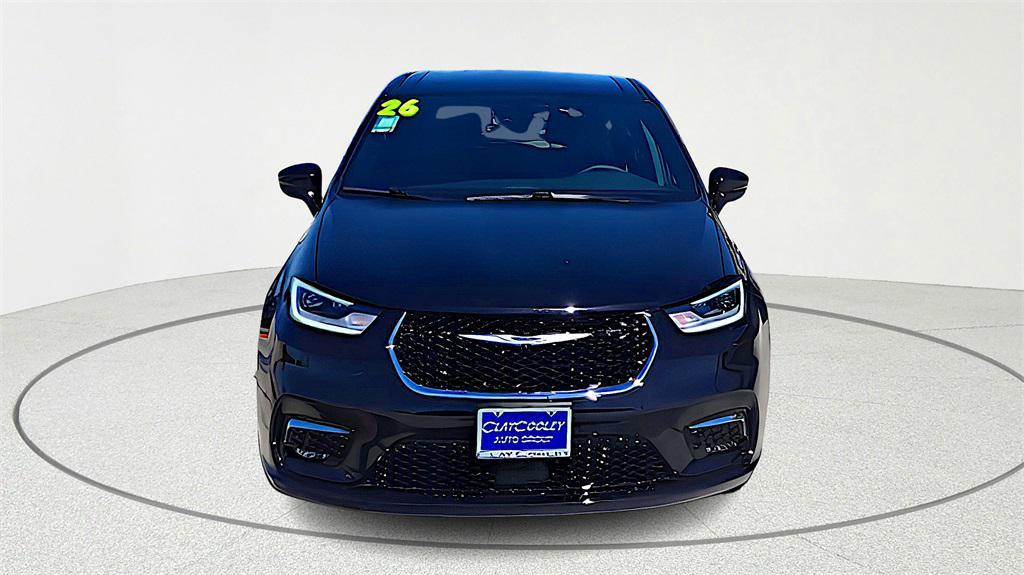used 2026 Chrysler Pacifica car, priced at $38,420