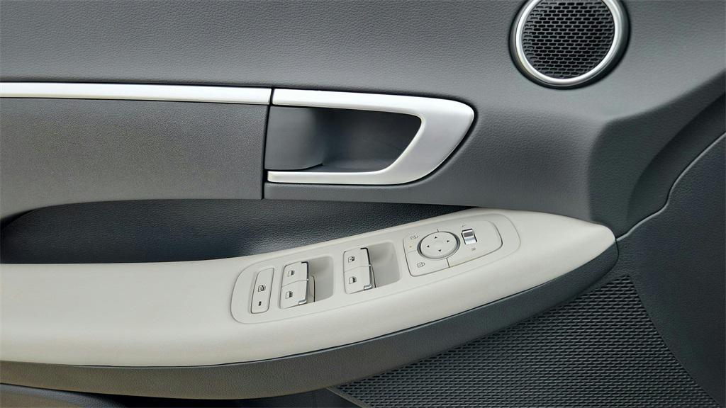 new 2025 Hyundai Sonata car, priced at $24,789
