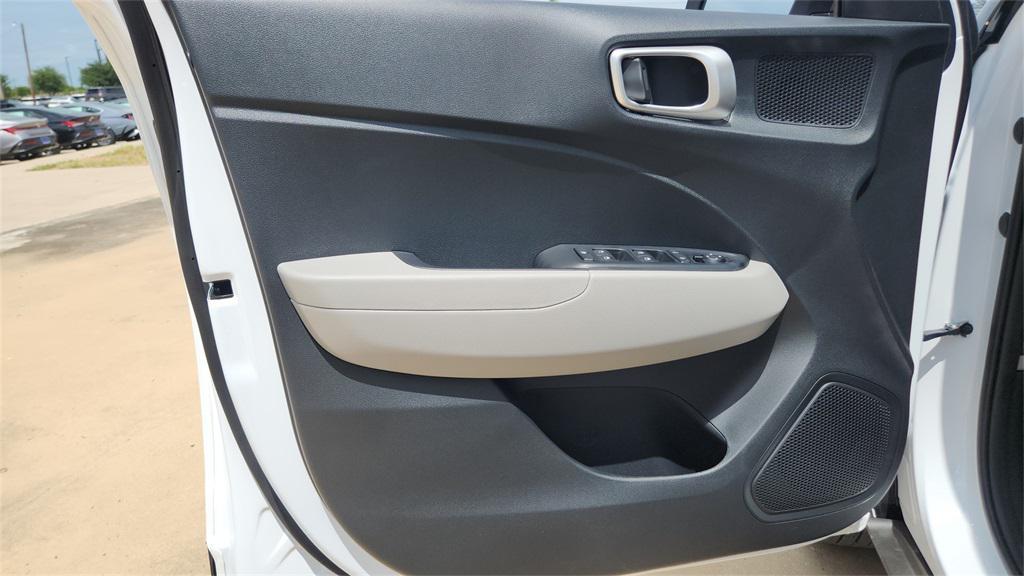 new 2025 Hyundai Venue car, priced at $22,517