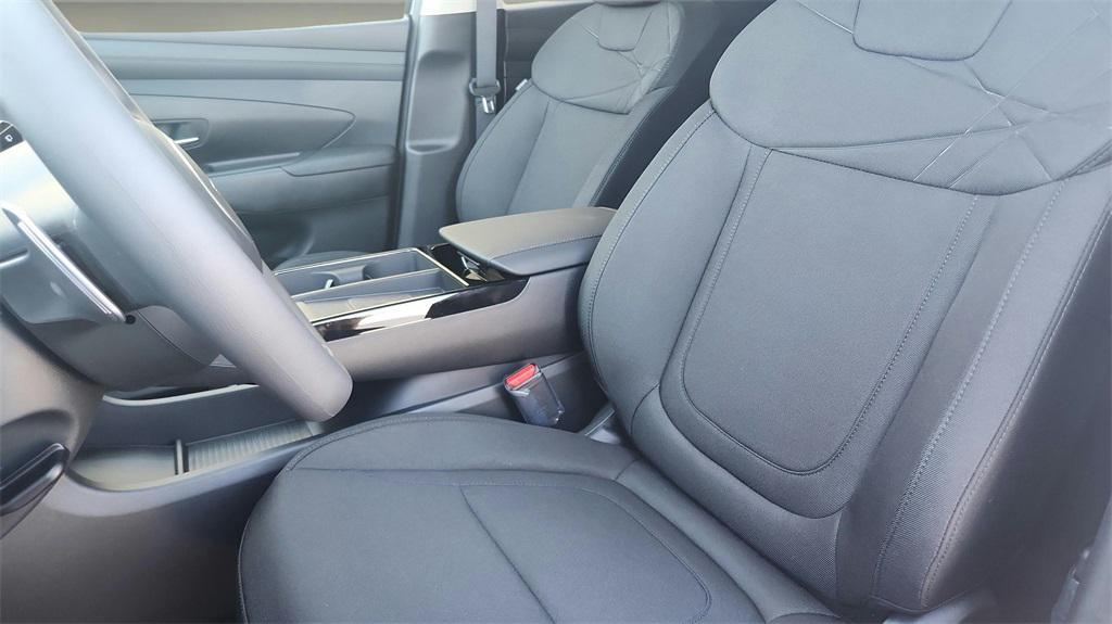 new 2025 Hyundai TUCSON Hybrid car, priced at $36,327