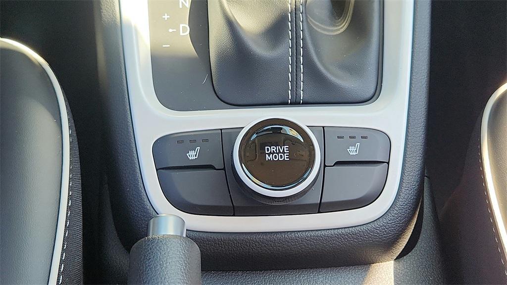new 2025 Hyundai Venue car, priced at $24,511