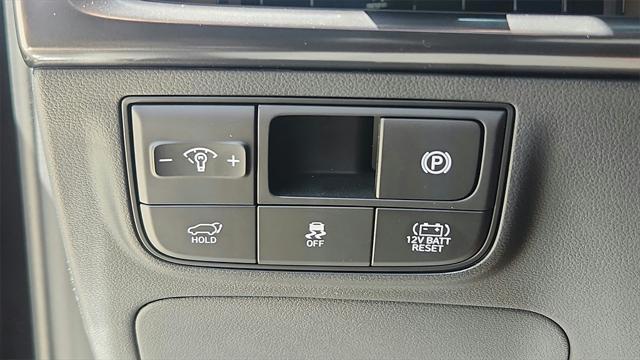 new 2025 Hyundai TUCSON Hybrid car, priced at $39,289