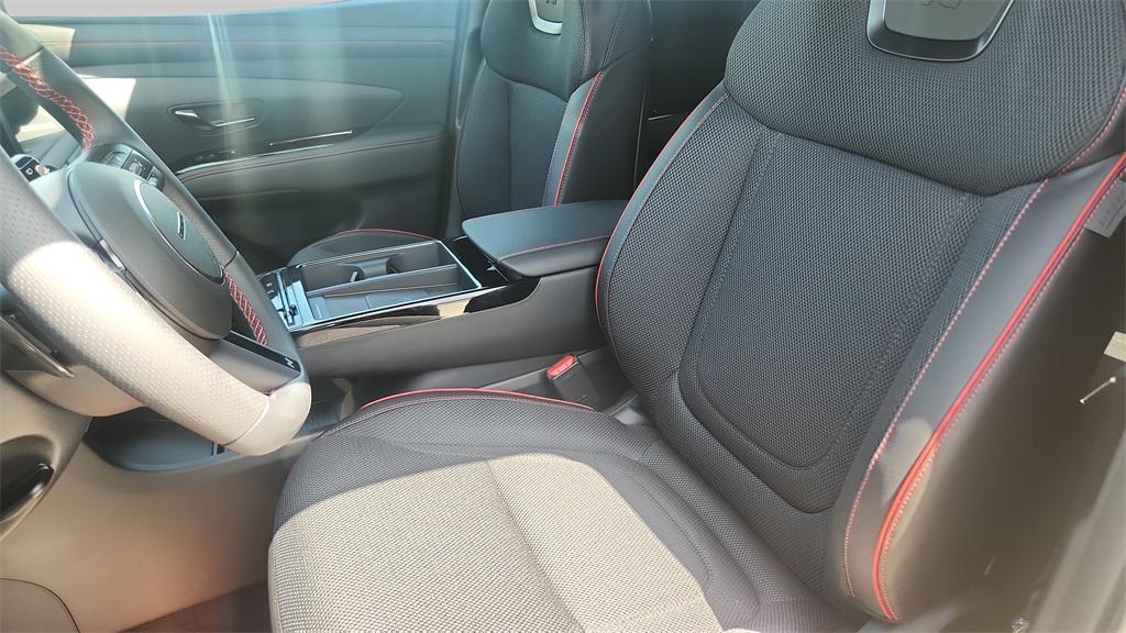 new 2025 Hyundai TUCSON Hybrid car, priced at $37,289