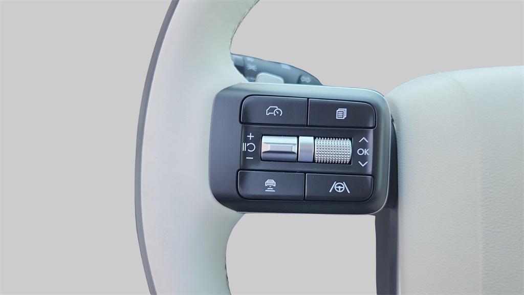 used 2025 Hyundai Santa Fe car, priced at $40,424