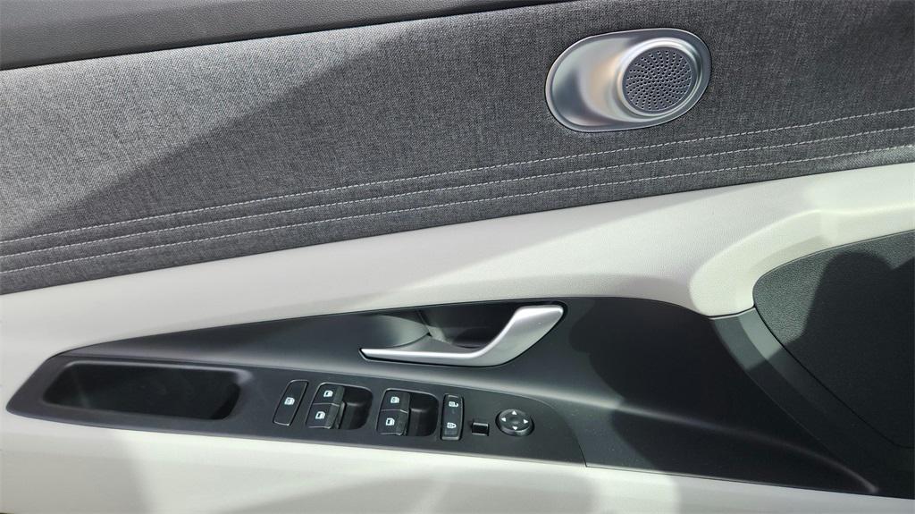 new 2025 Hyundai Elantra car, priced at $27,932