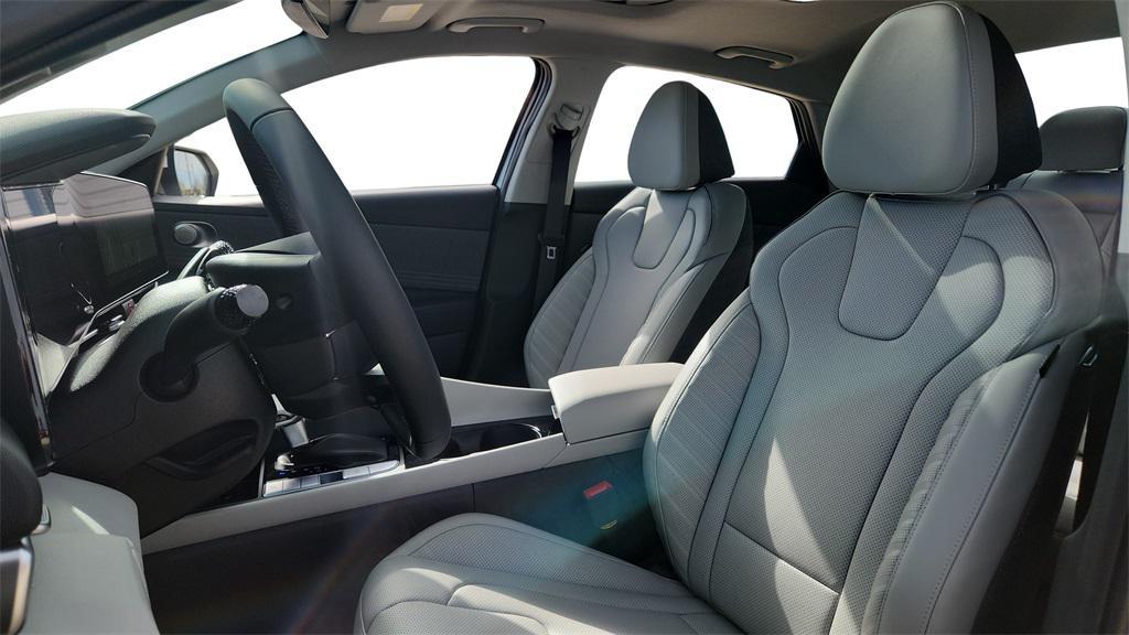 new 2025 Hyundai Elantra car, priced at $25,682