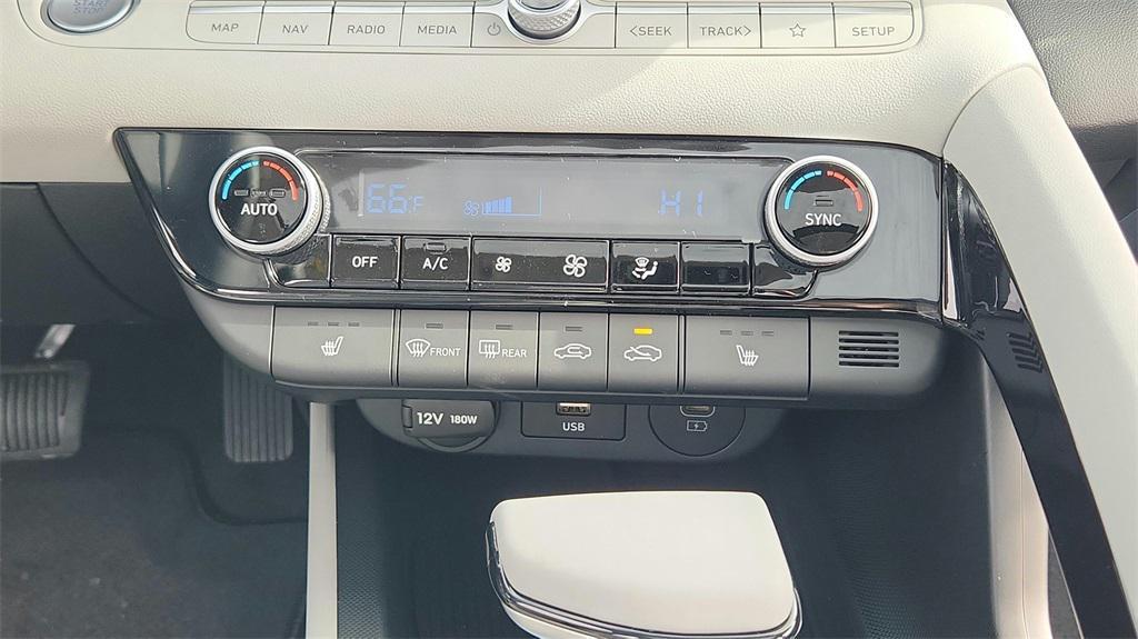 new 2025 Hyundai Elantra car, priced at $27,932