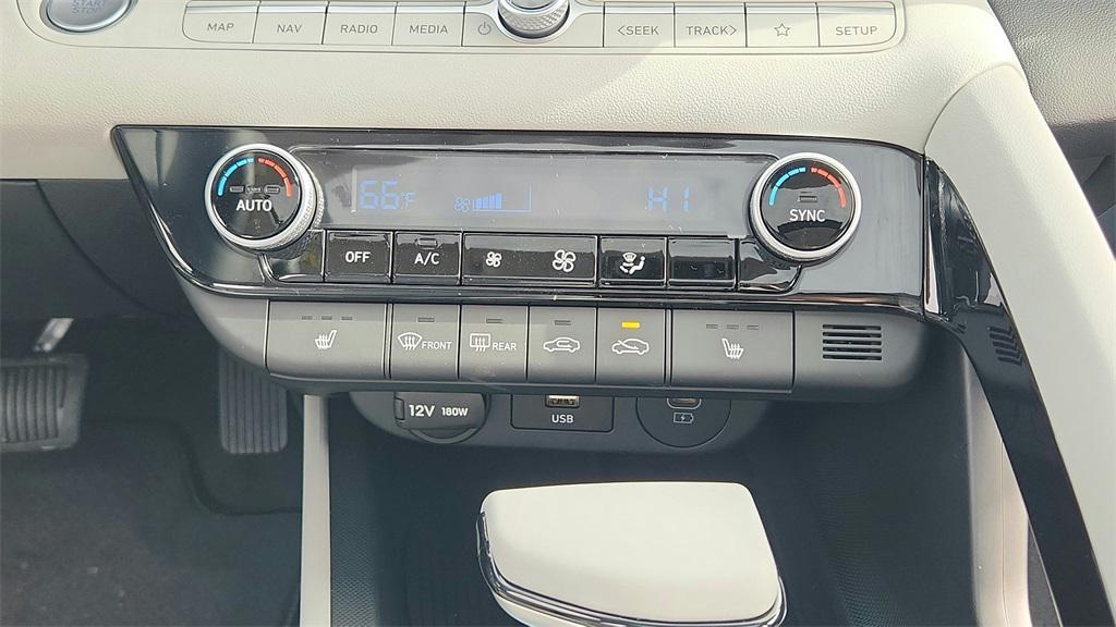 new 2025 Hyundai Elantra car, priced at $25,682