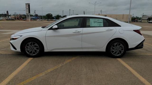 new 2024 Hyundai Elantra HEV car, priced at $25,582