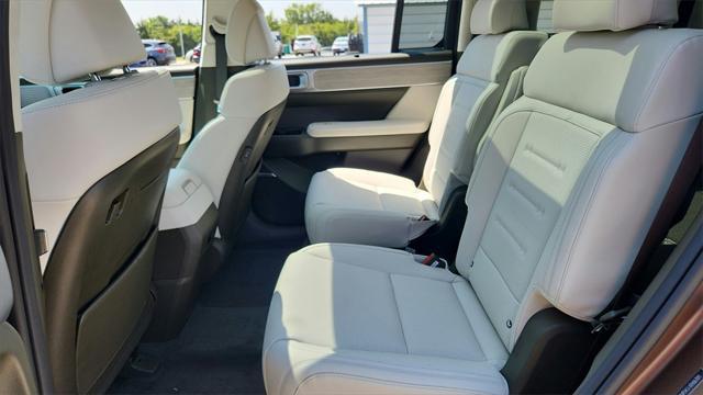 new 2025 Hyundai Santa Fe car, priced at $47,626