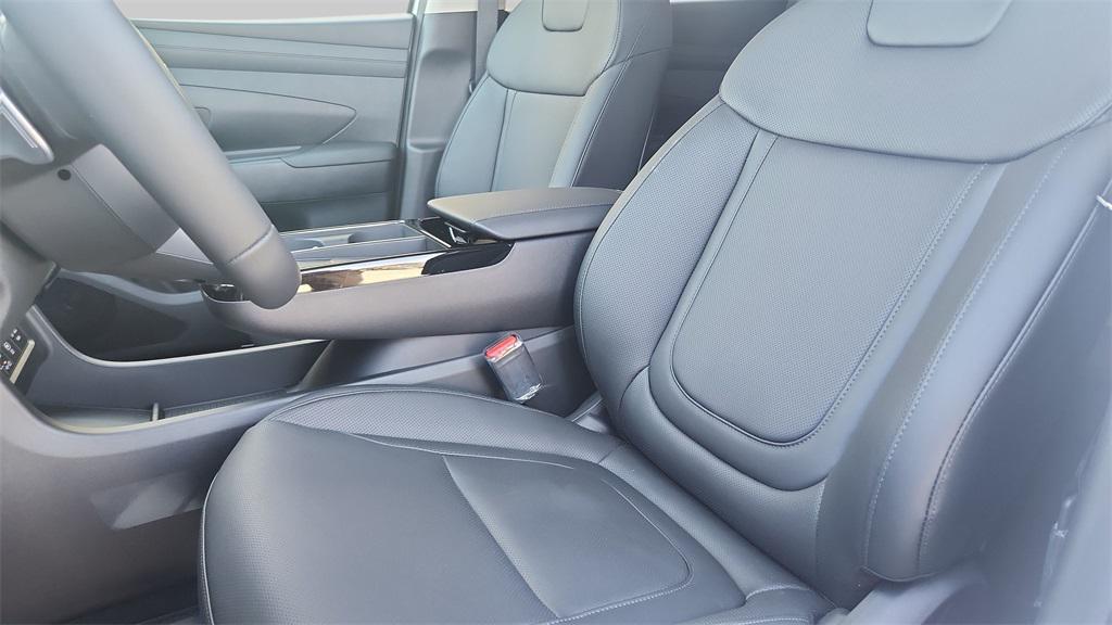 new 2025 Hyundai TUCSON Hybrid car, priced at $35,942