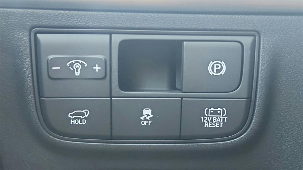 new 2025 Hyundai TUCSON Hybrid car, priced at $35,942