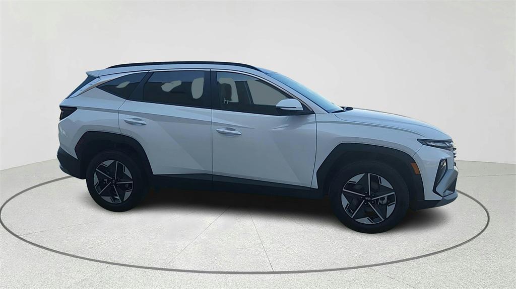 new 2025 Hyundai TUCSON Hybrid car, priced at $35,942