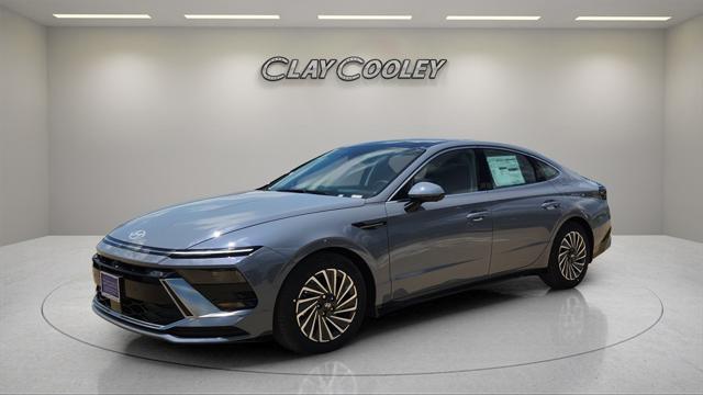 new 2025 Hyundai Sonata Hybrid car, priced at $37,829