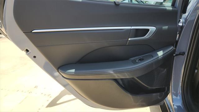new 2025 Hyundai Sonata Hybrid car, priced at $37,829
