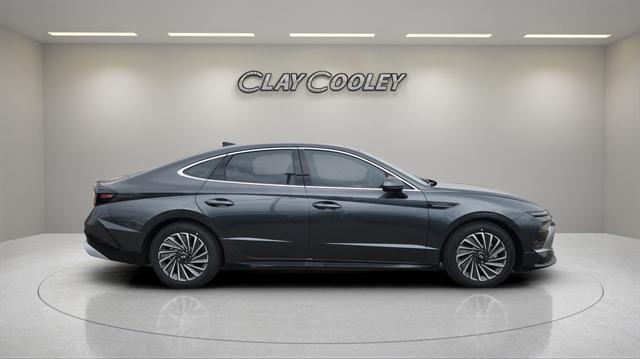 new 2025 Hyundai Sonata Hybrid car, priced at $37,667
