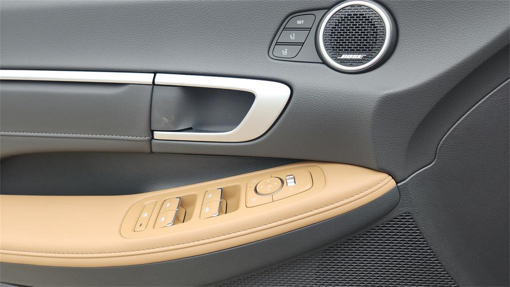 new 2025 Hyundai Sonata Hybrid car, priced at $34,667