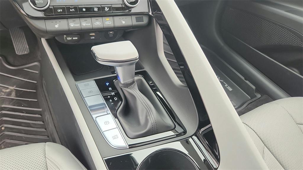 new 2025 Hyundai Elantra car, priced at $27,175