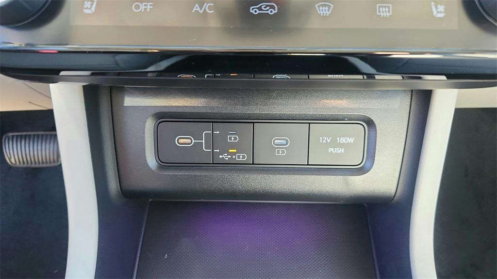 new 2026 Hyundai TUCSON Hybrid car, priced at $43,279