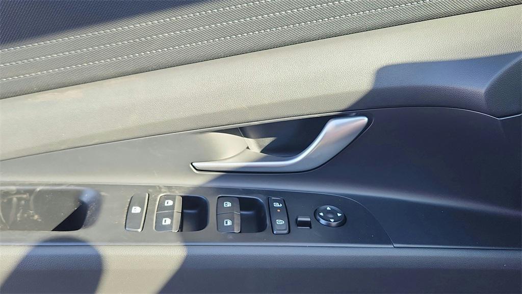 new 2025 Hyundai ELANTRA HEV car, priced at $23,662