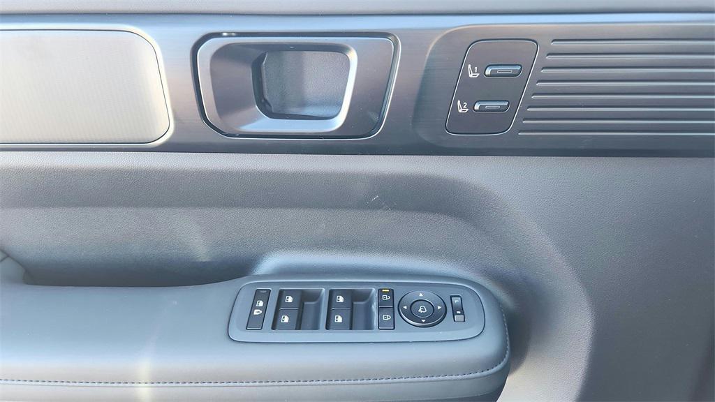 new 2025 Hyundai Santa Fe car, priced at $46,889