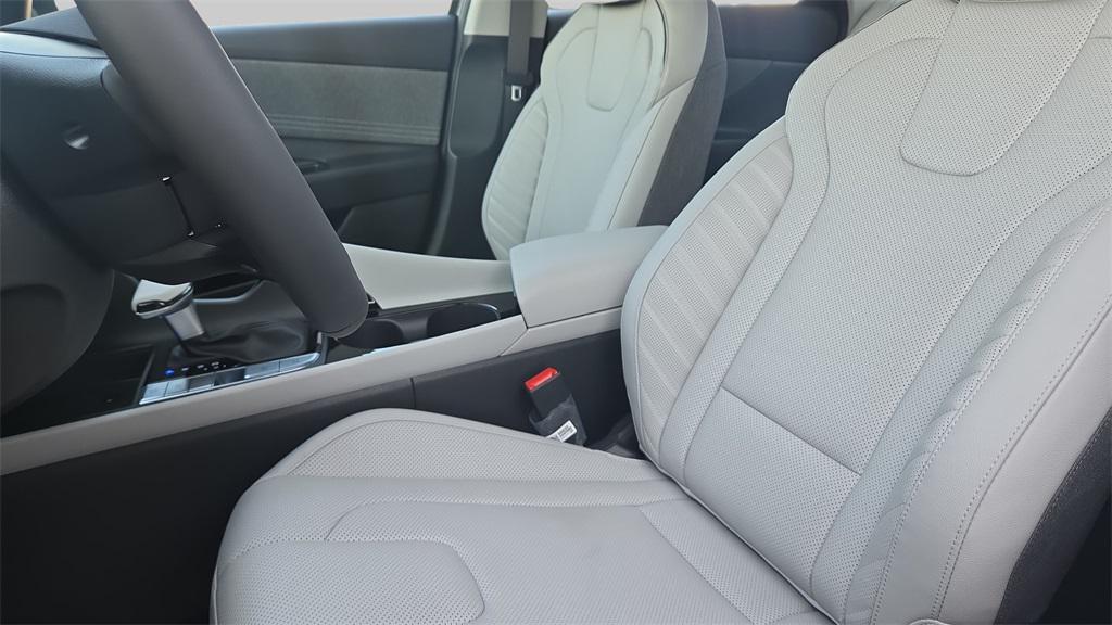 new 2025 Hyundai Elantra car, priced at $27,493