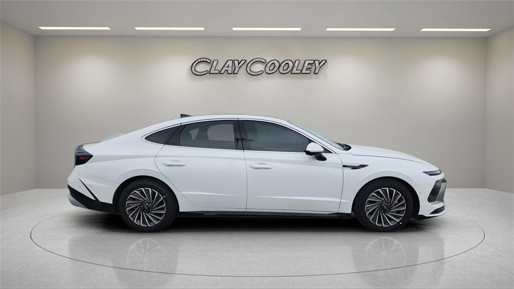 new 2025 Hyundai Sonata Hybrid car, priced at $33,312