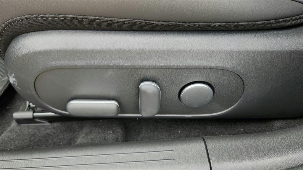 new 2025 Hyundai IONIQ 6 car, priced at $37,338