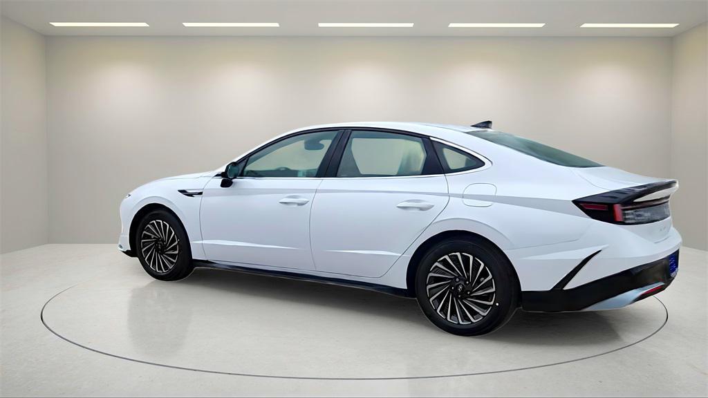 new 2025 Hyundai Sonata Hybrid car, priced at $29,132