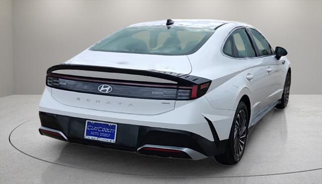 new 2025 Hyundai Sonata Hybrid car, priced at $32,180