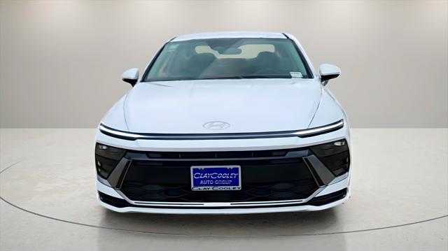 new 2025 Hyundai Sonata Hybrid car, priced at $33,180