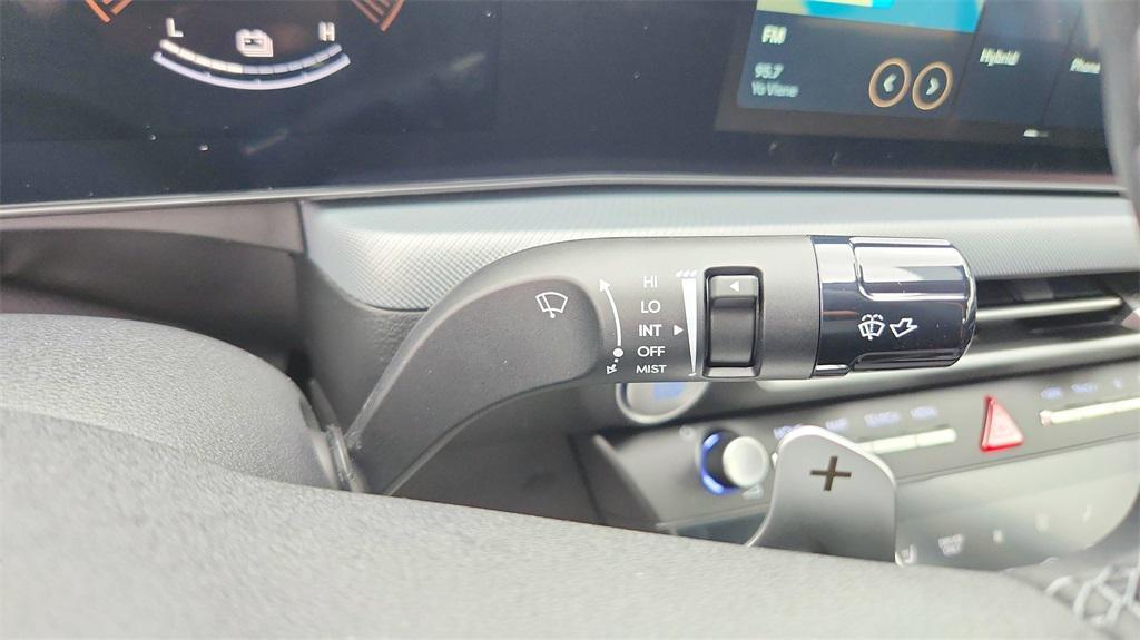 new 2025 Hyundai Sonata Hybrid car, priced at $29,132