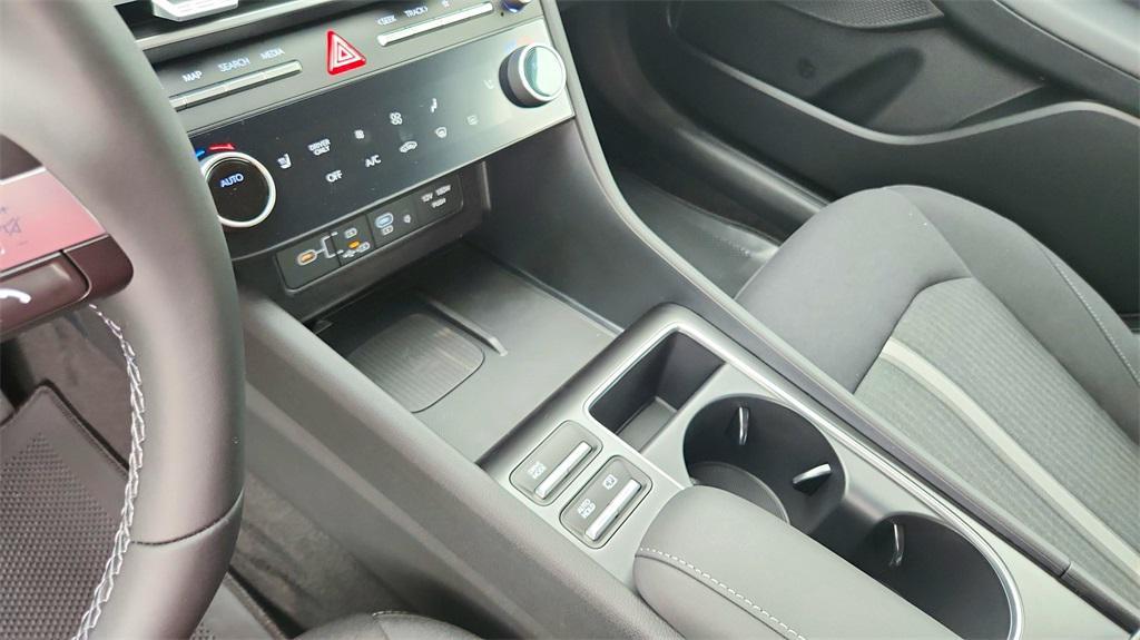 new 2025 Hyundai Sonata Hybrid car, priced at $29,132