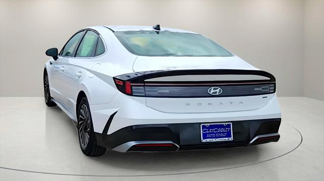 new 2025 Hyundai Sonata Hybrid car, priced at $33,180