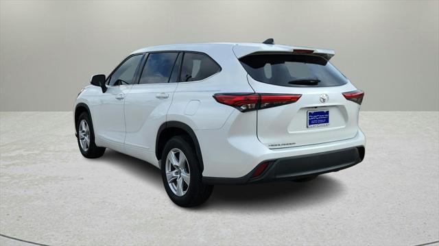 used 2022 Toyota Highlander car, priced at $26,502