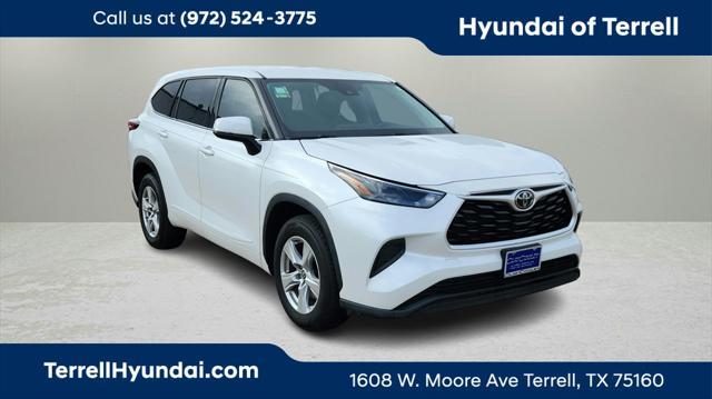 used 2022 Toyota Highlander car, priced at $26,555