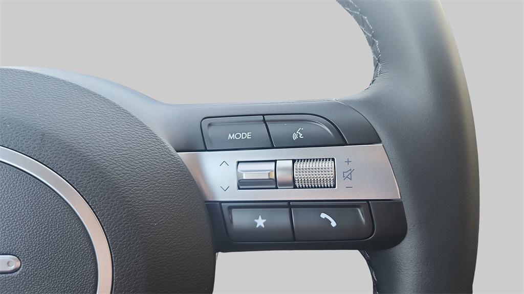 new 2025 Hyundai TUCSON Hybrid car, priced at $35,852