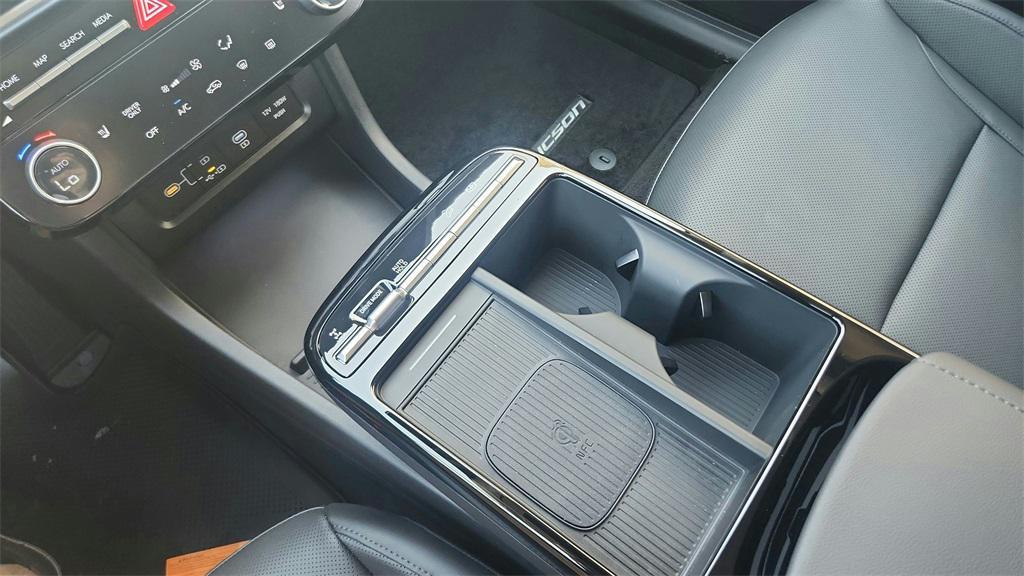 new 2025 Hyundai TUCSON Hybrid car, priced at $35,852