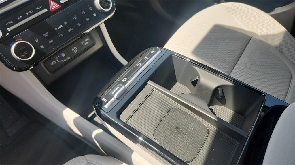 new 2025 Hyundai TUCSON Hybrid car, priced at $41,224