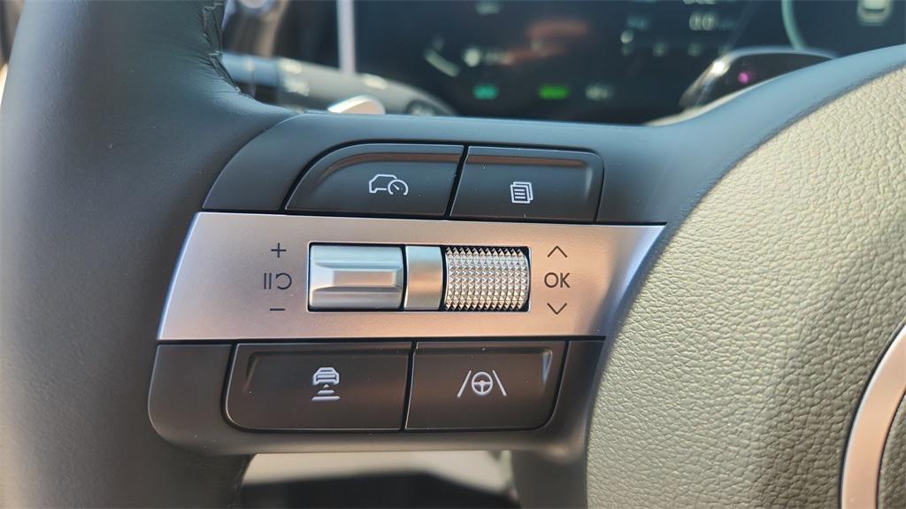 new 2025 Hyundai TUCSON Hybrid car, priced at $41,224