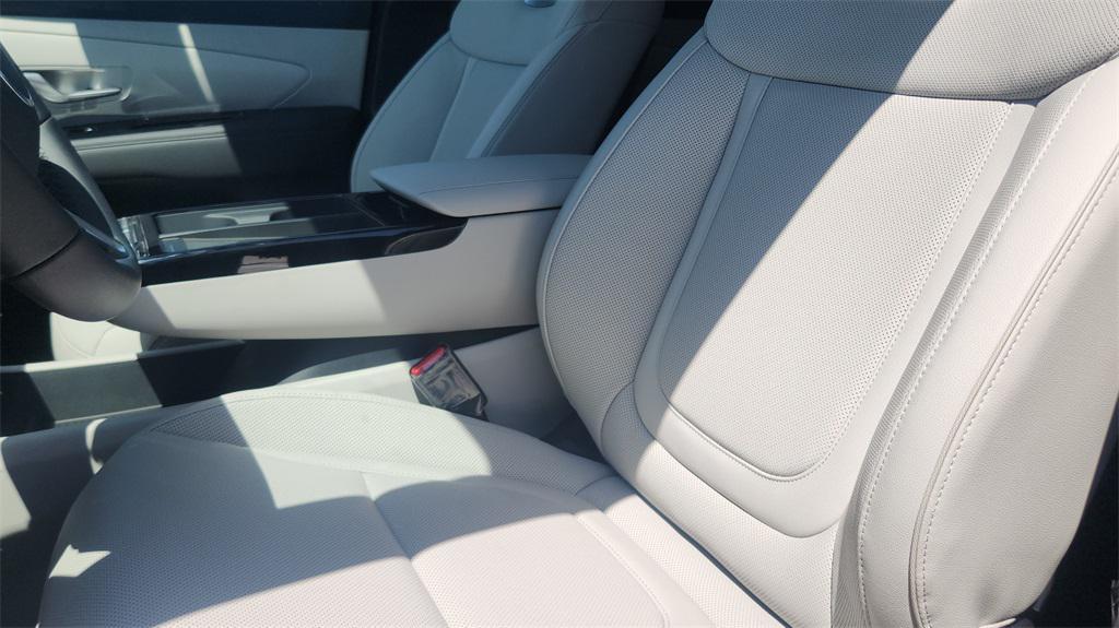 new 2025 Hyundai TUCSON Hybrid car, priced at $41,224
