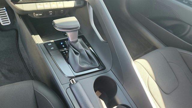 new 2025 Hyundai Elantra car, priced at $23,034