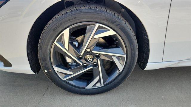 new 2025 Hyundai Elantra car, priced at $23,034